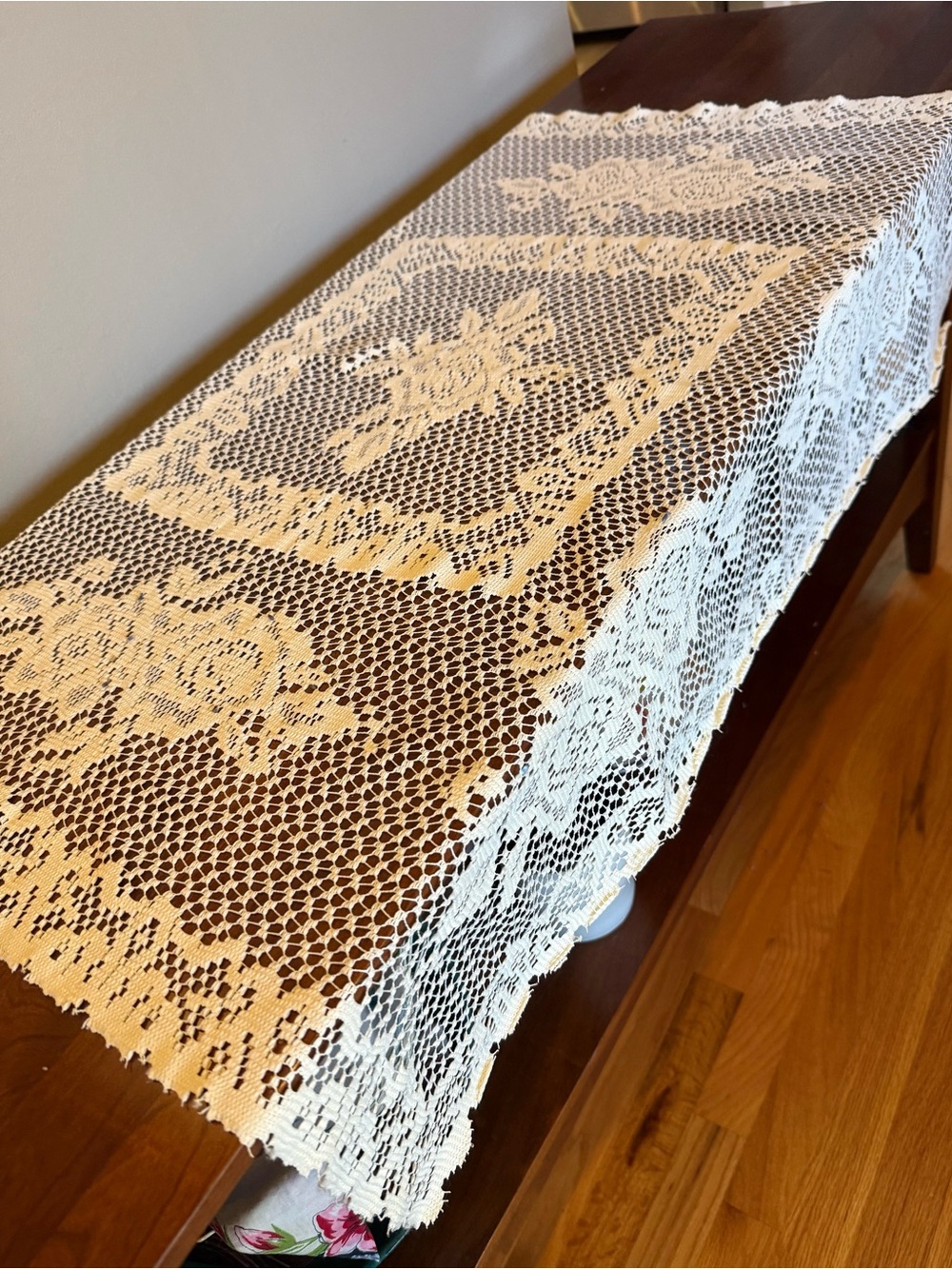 Vintage Quaker Style Ivory Lace Square Accent Tablecloth Rose Pattern